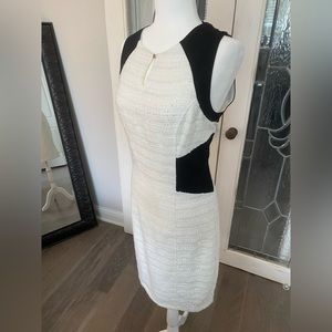 Laundry by Shelli Segal White and Black Sleeveless Sheath Dress